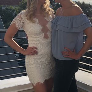 Storia Size Medium White Mini Dress